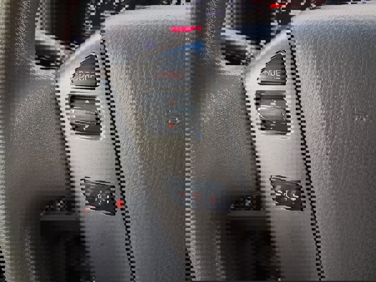 Used 2015 Nissan NV 2500 SV image 18