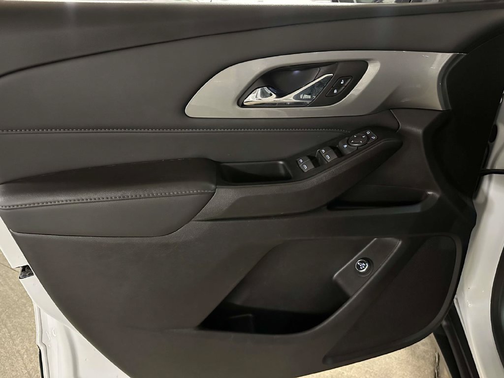 Used 2023 Chevrolet Traverse LT AWD/4WD image 19