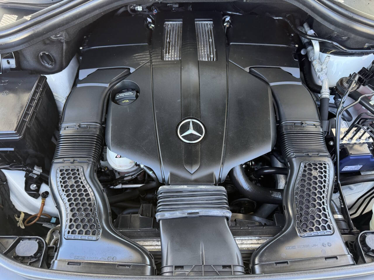Used 2016 Mercedes-Benz GL 450 4MATIC image 33