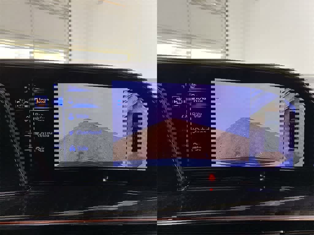 Used 2023 Cadillac Escalade Premium Luxury image 27