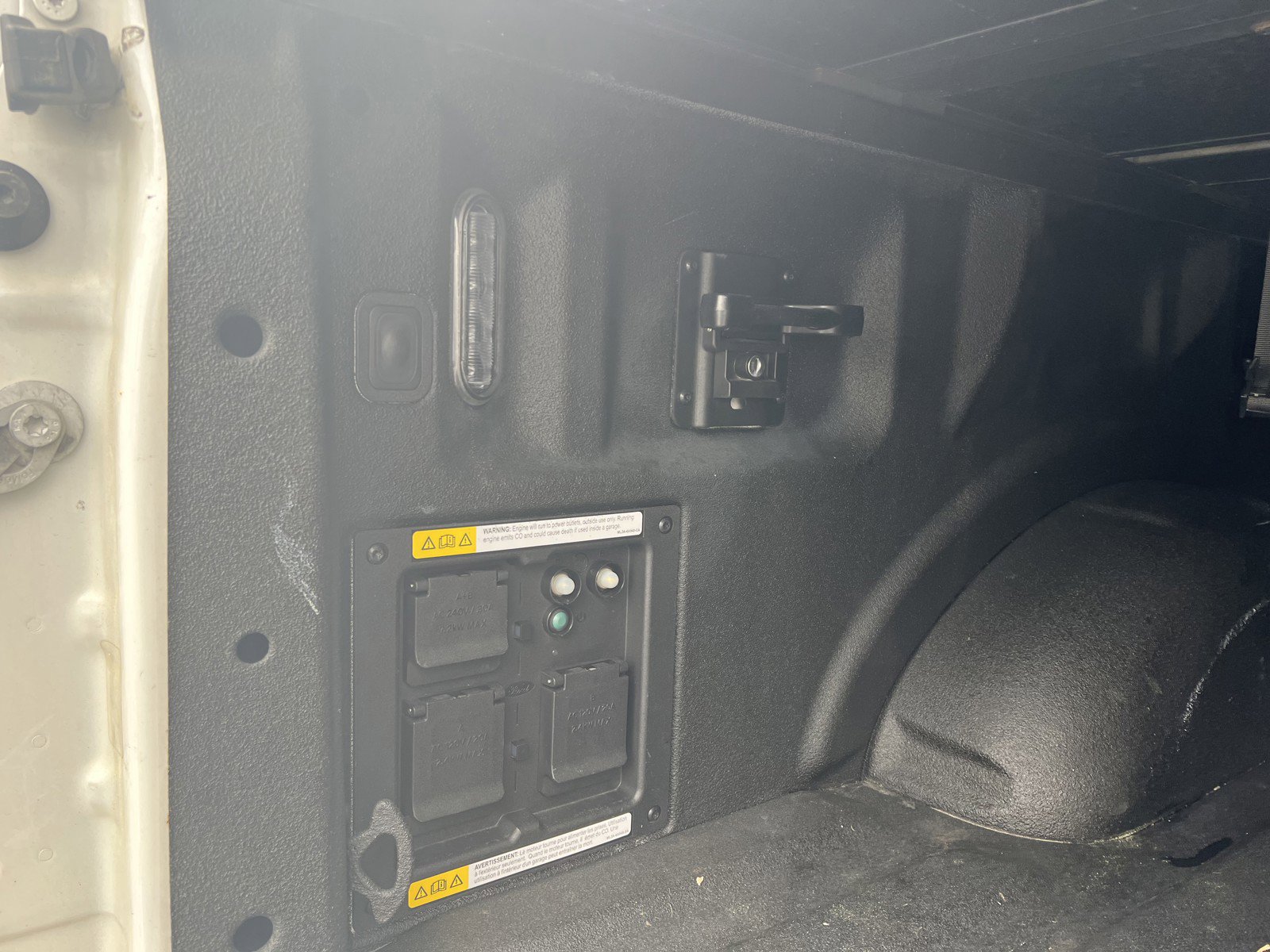 Used 2023 Ford F150 Limited image 9