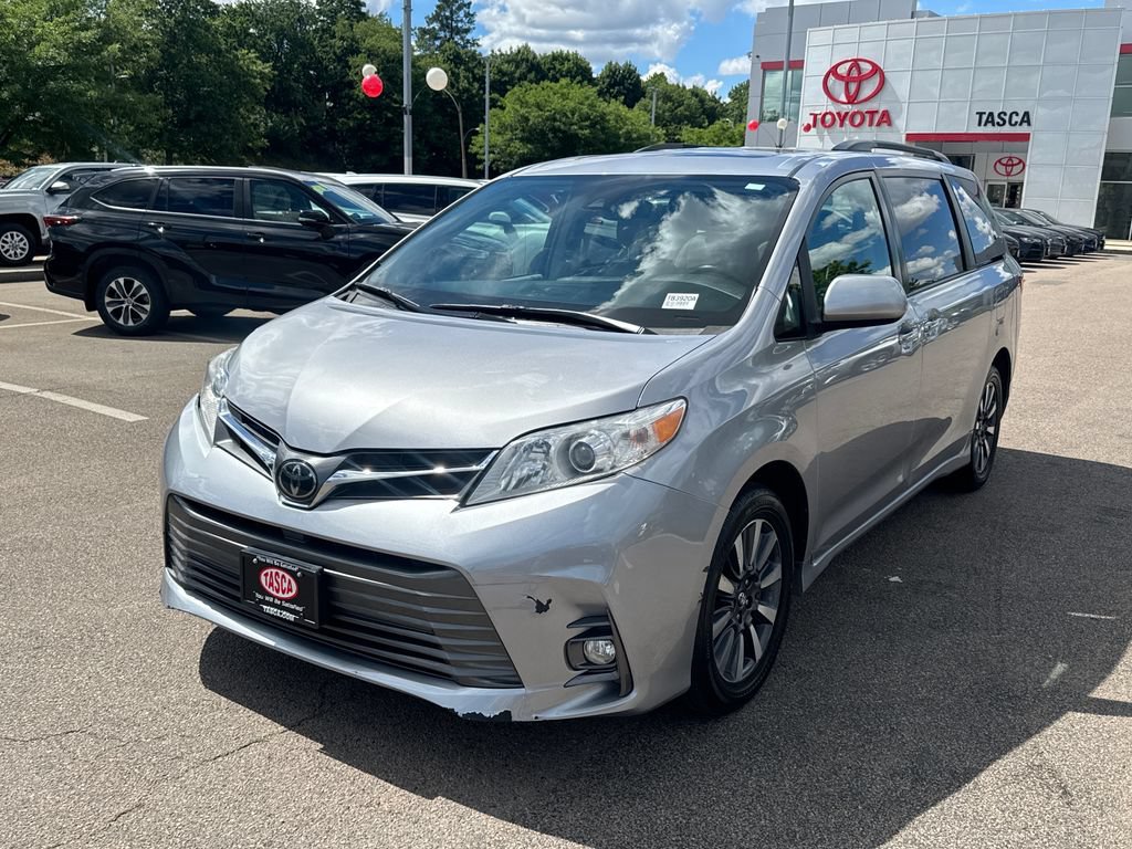 Used 2018 Toyota Sienna XLE Premium AWD/4WD image 3