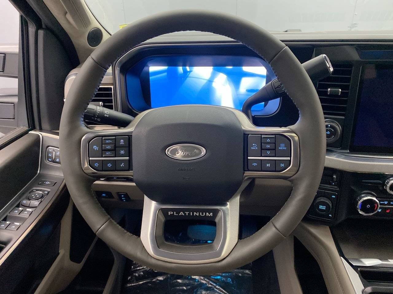 New 2026 Ford F250 Platinum w/ Platinum Plus Package AWD/4WD image 16