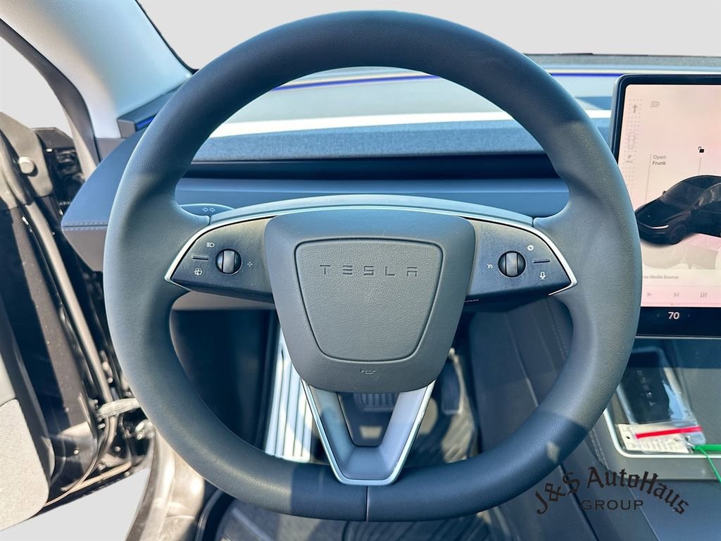Used 2026 Tesla Model Y Long Range AWD/4WD image 12