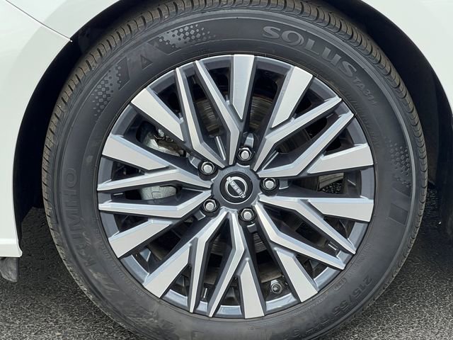 Used 2025 Nissan Altima 2.5 SV FWD image 6