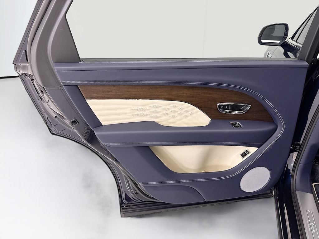 New 2026 Bentley Bentayga Extended Wheelbase AWD/4WD image 25