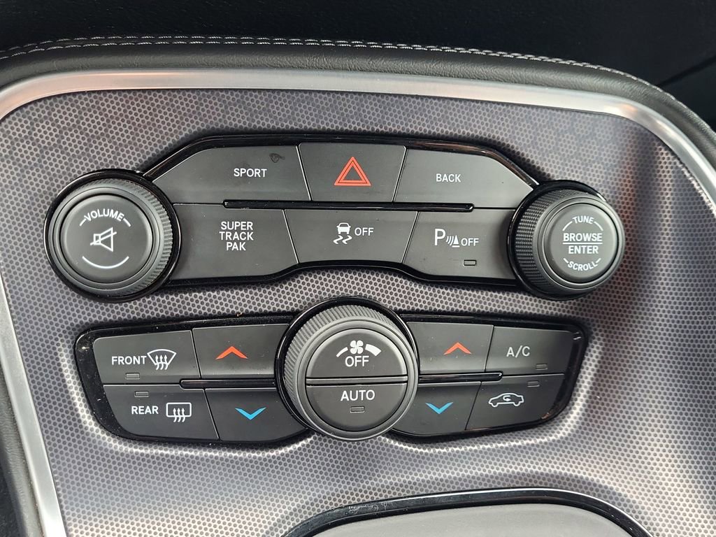 Used 2015 Dodge Challenger R/T Plus RWD image 24