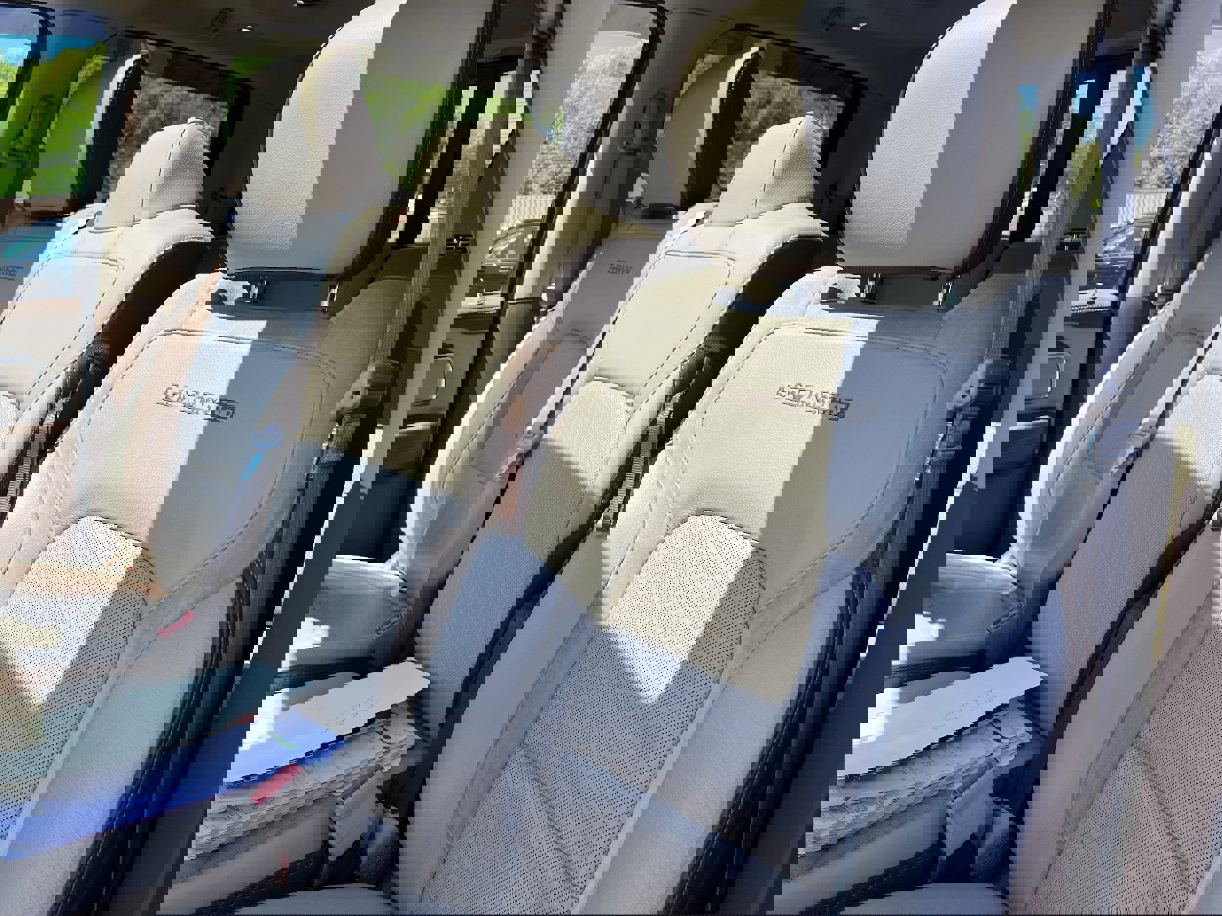 Used 2019 RAM 1500 Laramie AWD/4WD image 9