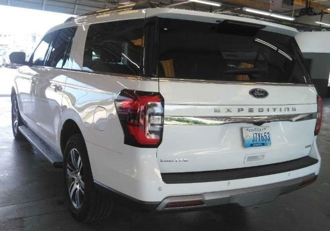 Used 2024 Ford Expedition Max Limited AWD/4WD image 2