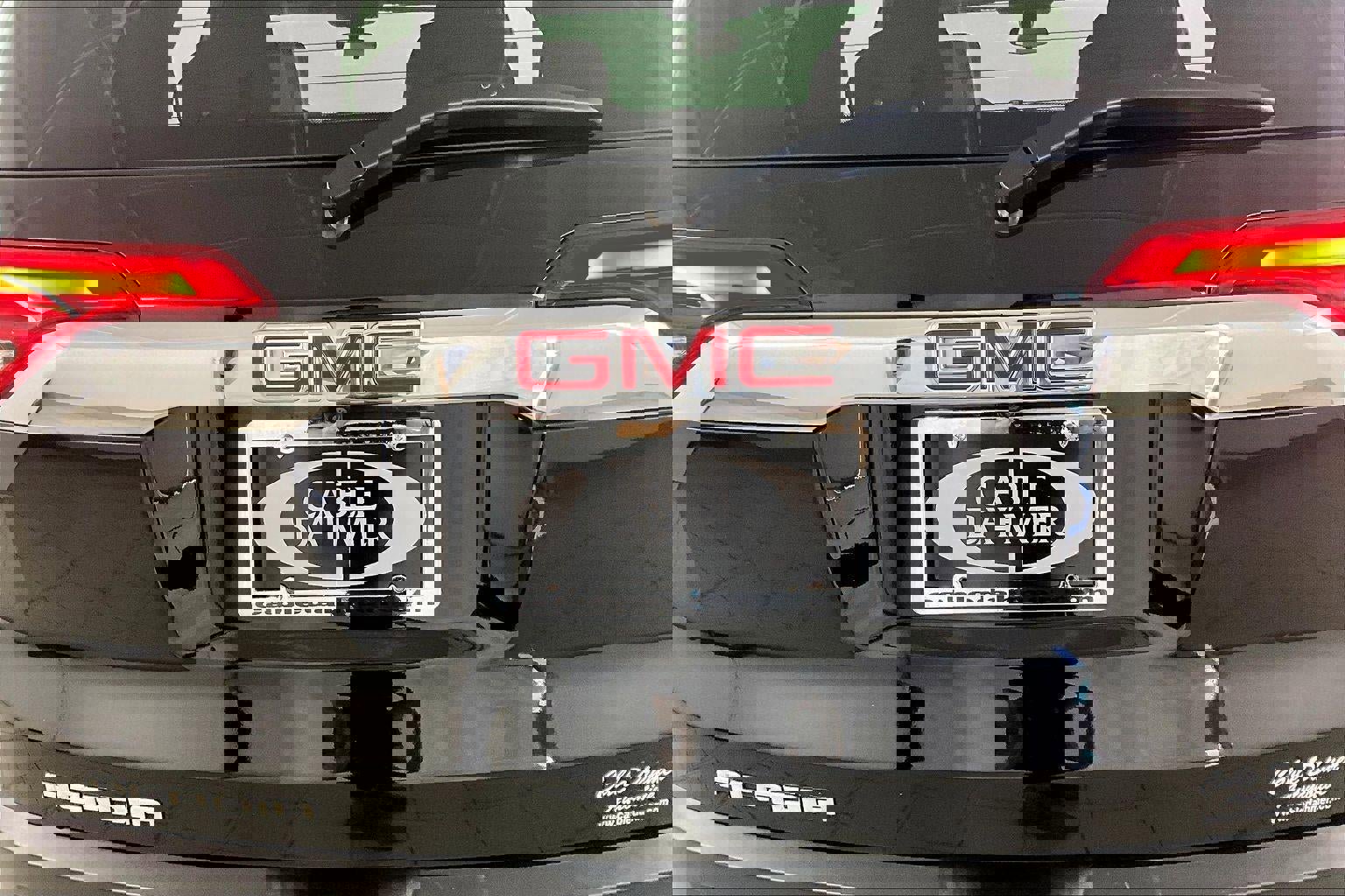 Used 2017 GMC Acadia SLE image 24