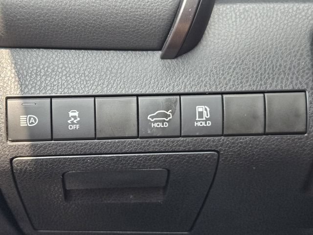 Used 2023 Toyota Camry SE FWD image 19