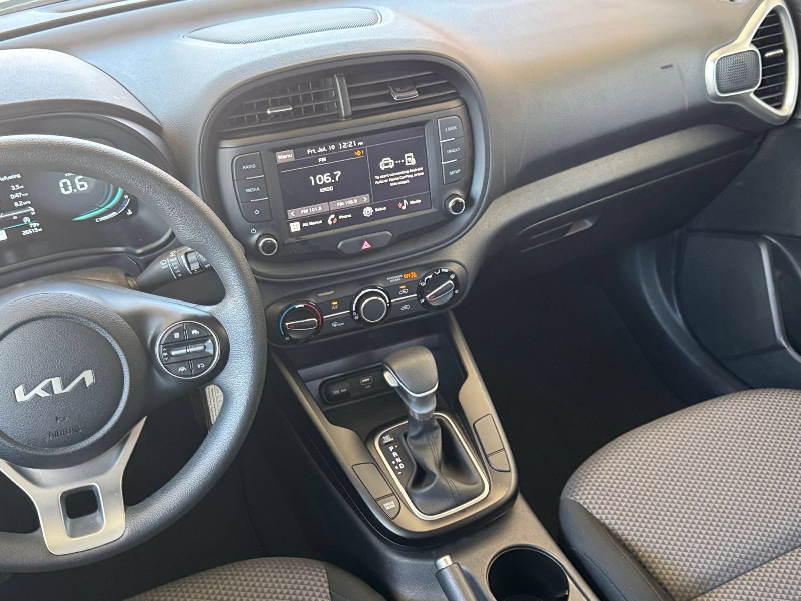Used 2025 Kia Soul LX w/ LX Technology Package FWD image 20