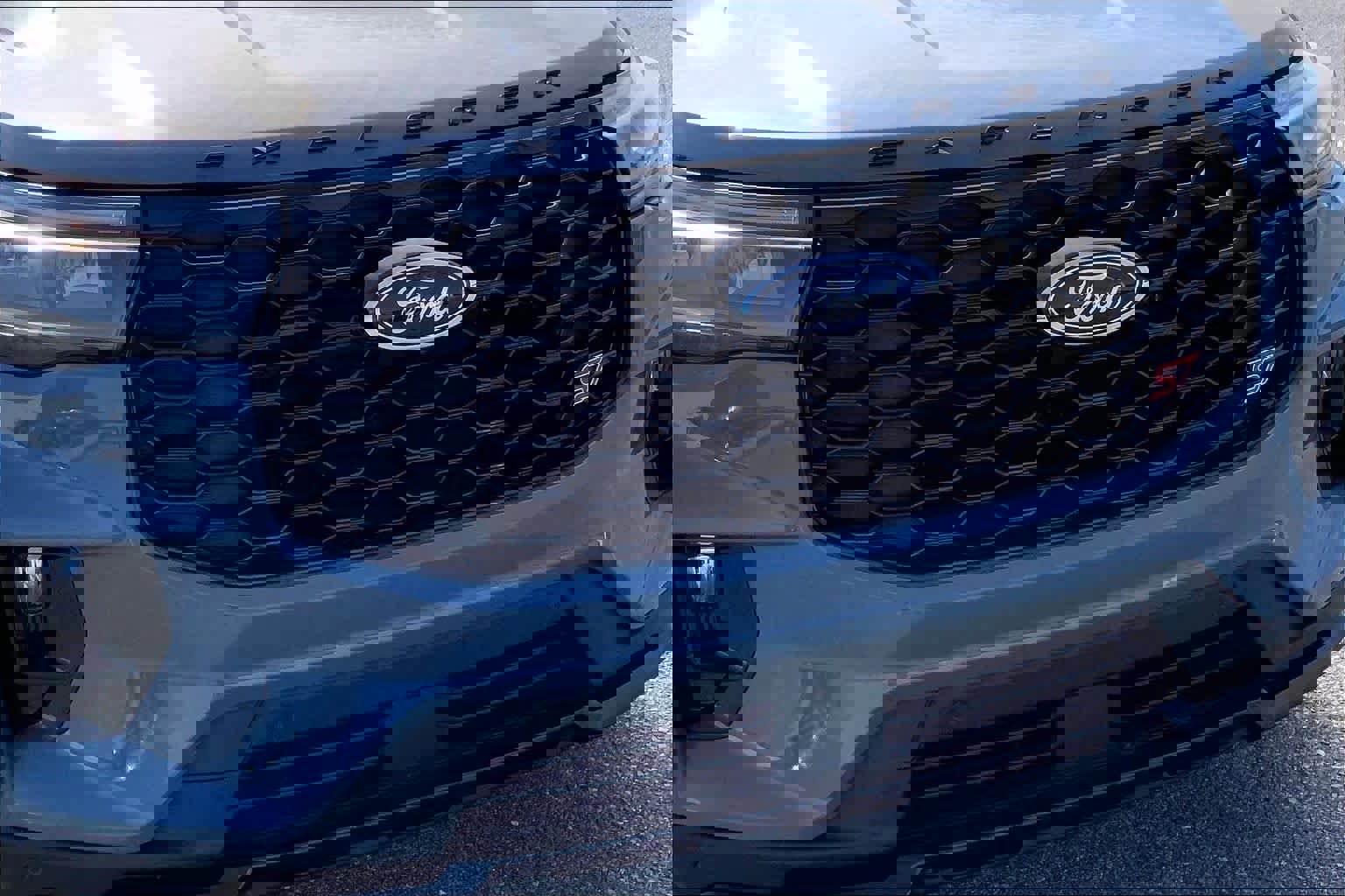 Certified 2025 Ford Explorer ST w/ Sun And Sound Package image 29