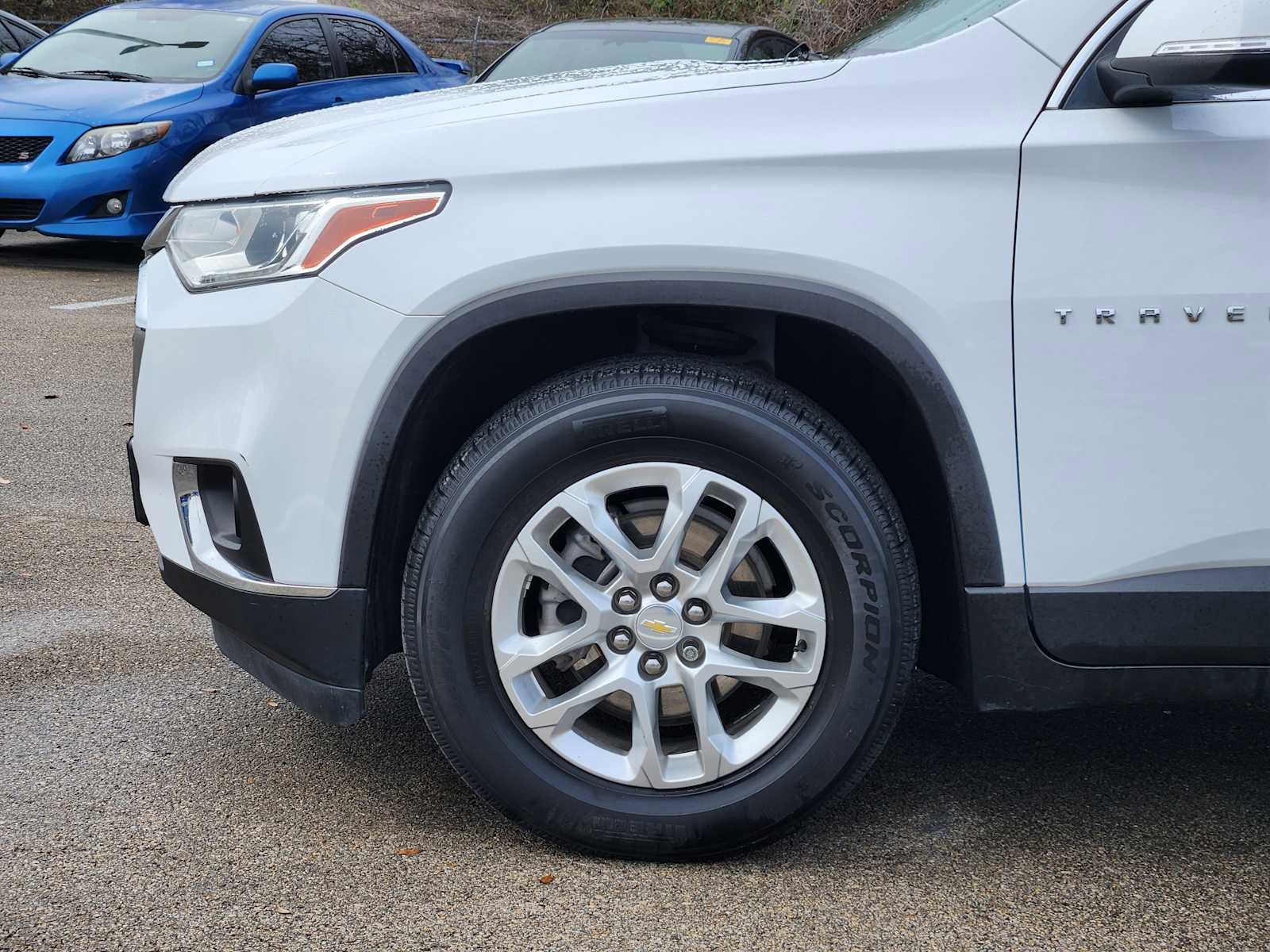 Used 2021 Chevrolet Traverse LT image 8