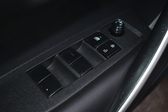 Used 2020 Toyota Corolla SE image 15