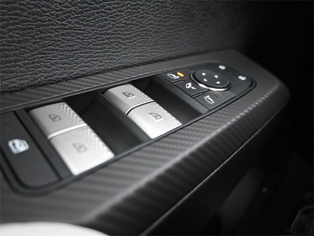 New 2025 Mitsubishi Outlander SE image 30