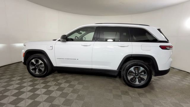 Used 2023 Jeep Grand Cherokee 4WD 4xe image 11