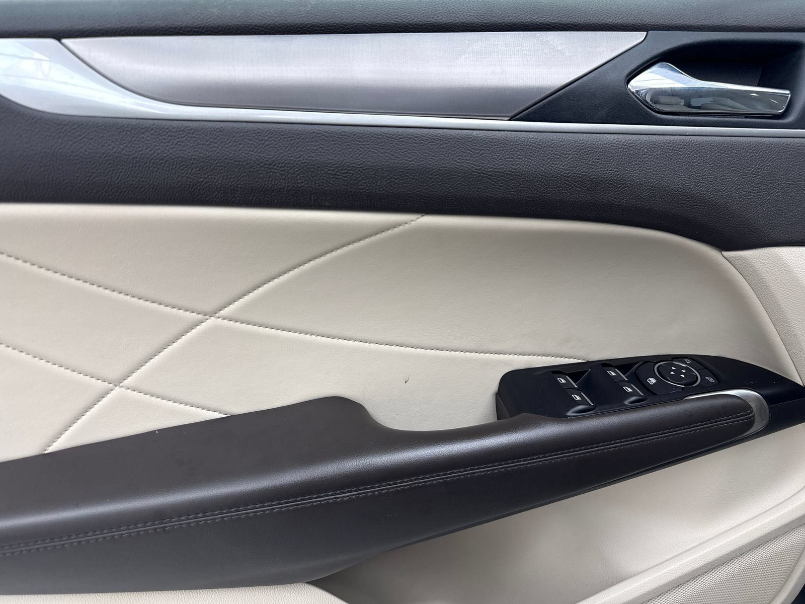 Used 2019 Lincoln MKC Premiere FWD image 35