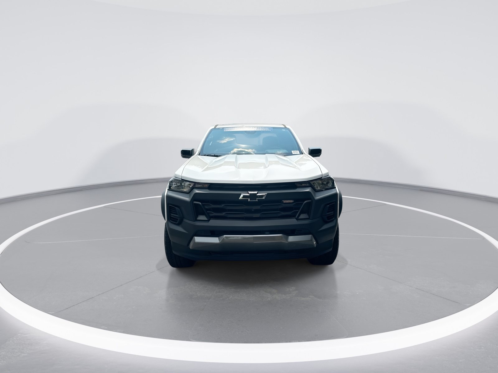 Used 2024 Chevrolet Colorado Trail Boss w/ Technology Package AWD/4WD image 3