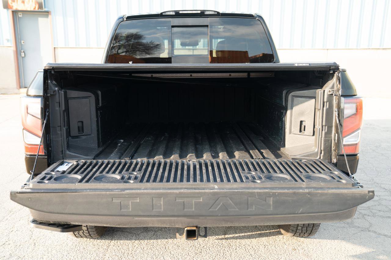 Used 2020 Nissan Titan Platinum Reserve w/ Moonroof Package image 17