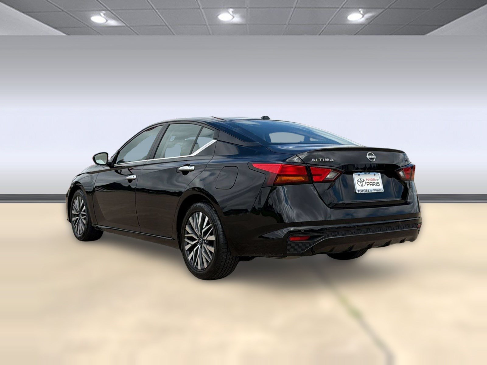 Used 2024 Nissan Altima 2.5 SV FWD image 3