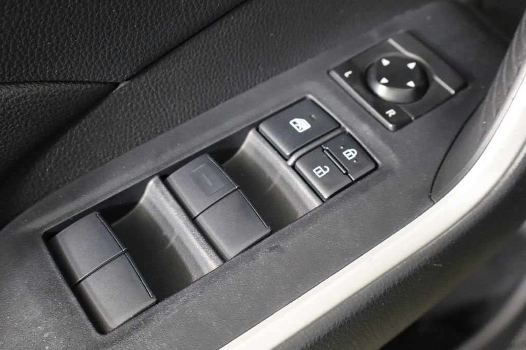 Used 2019 Toyota RAV4 XLE FWD image 19