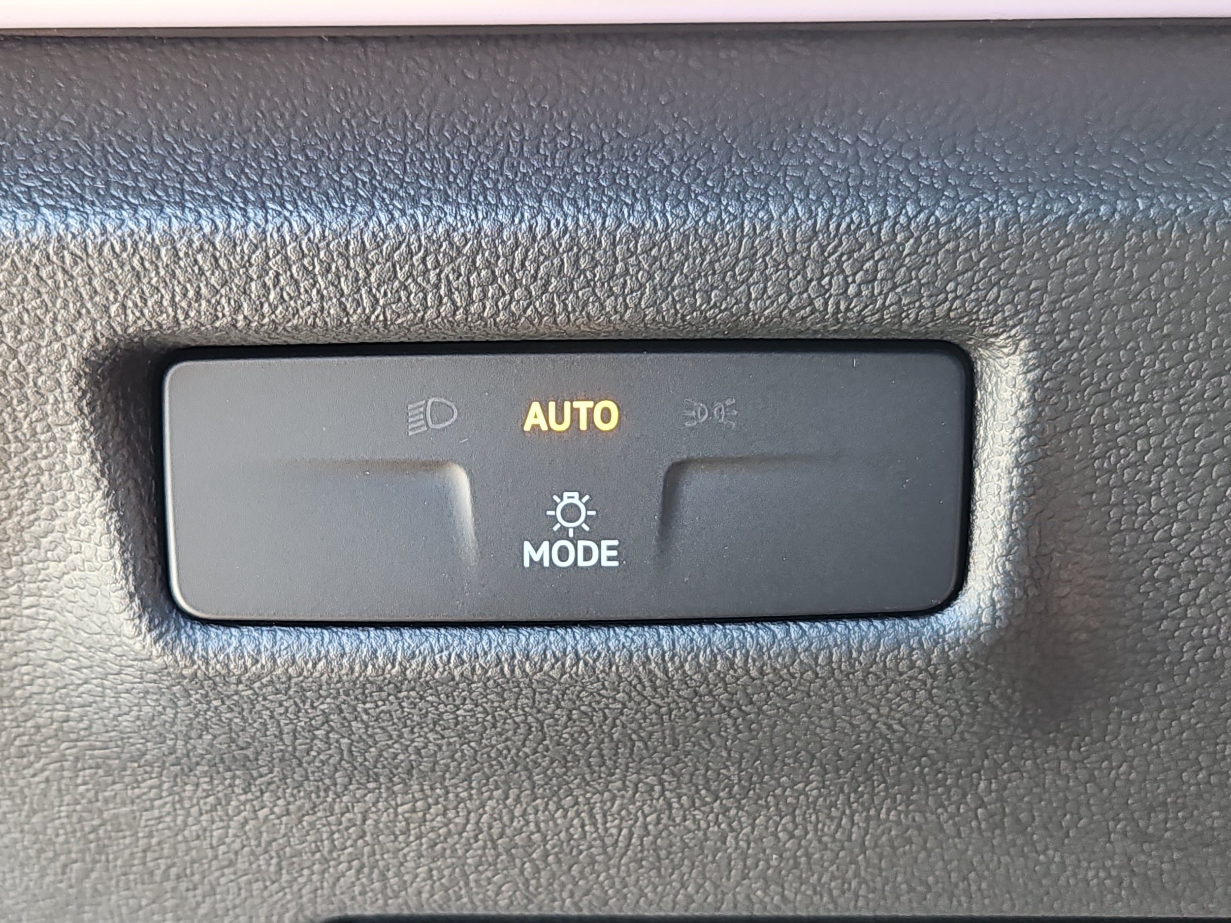 New 2026 Volkswagen Tiguan SE R-Line AWD/4WD image 9