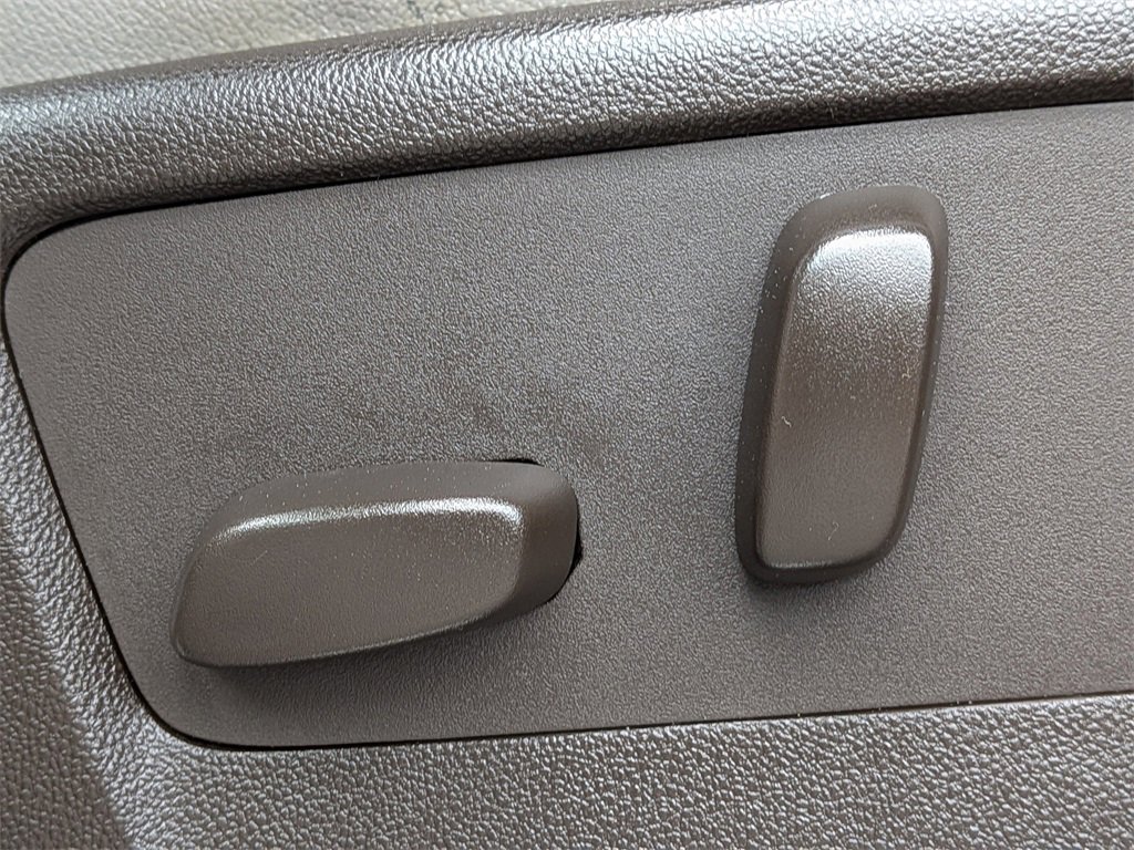 Used 2022 GMC Yukon XL SLT image 19