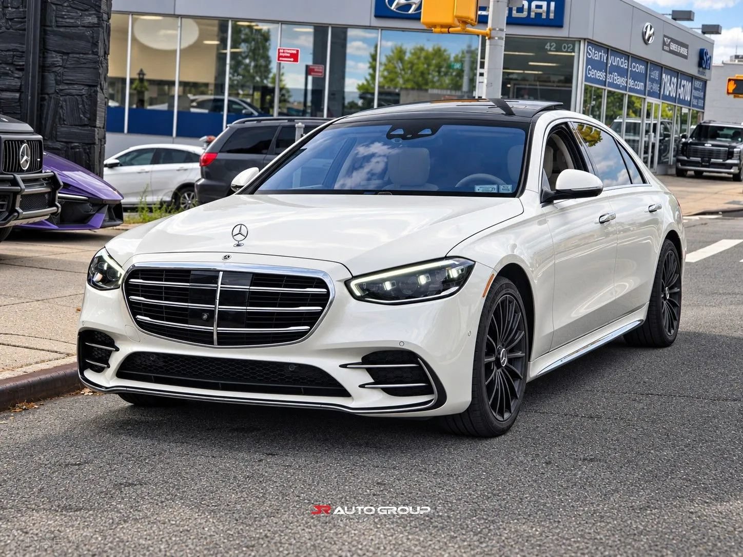 Used 2022 Mercedes-Benz S 500 4MATIC w/ AMG Line Package image 3