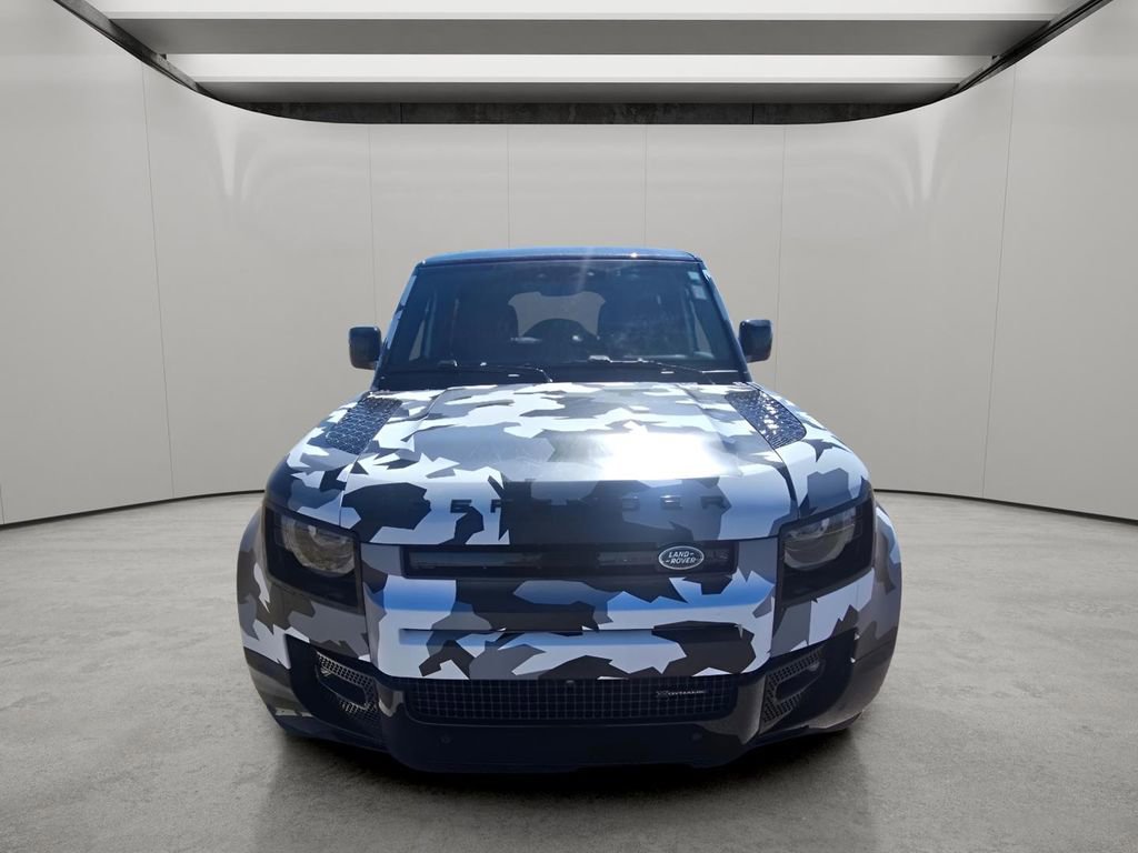 Used 2023 Land Rover Defender 130 X-Dynamic SE image 8