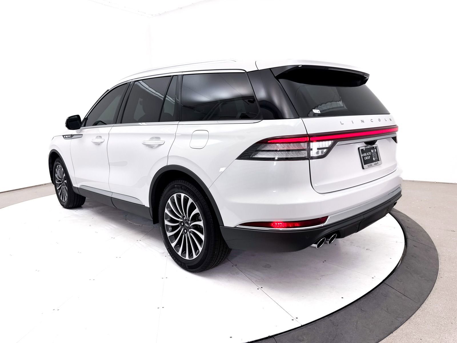 Used 2020 Lincoln Aviator Reserve w/ Elements Package Plus AWD/4WD image 18