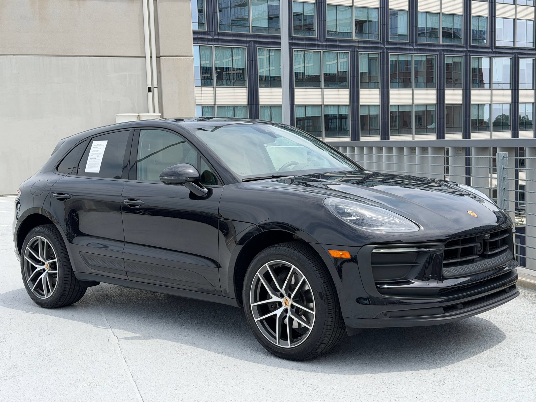 Certified 2023 Porsche Macan AWD/4WD image 9