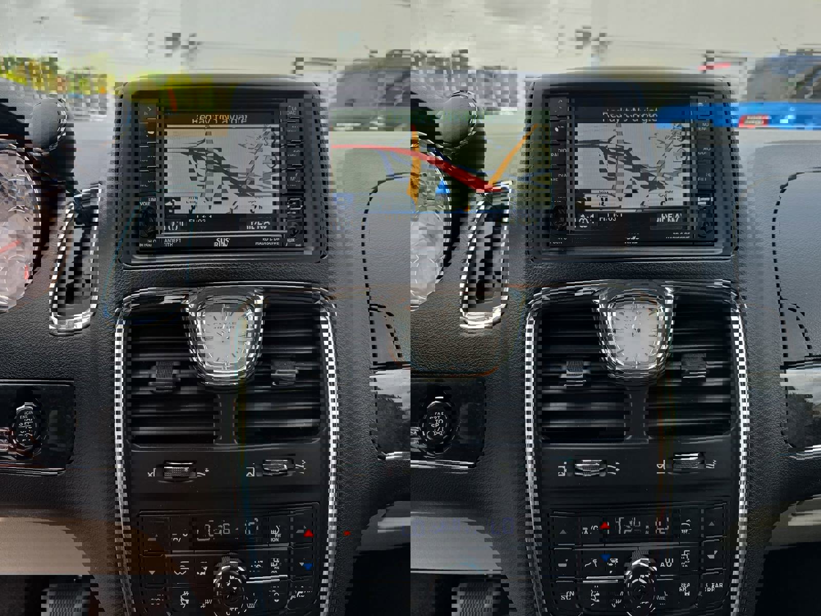 Used 2016 Chrysler Town & Country Limited Platinum image 25