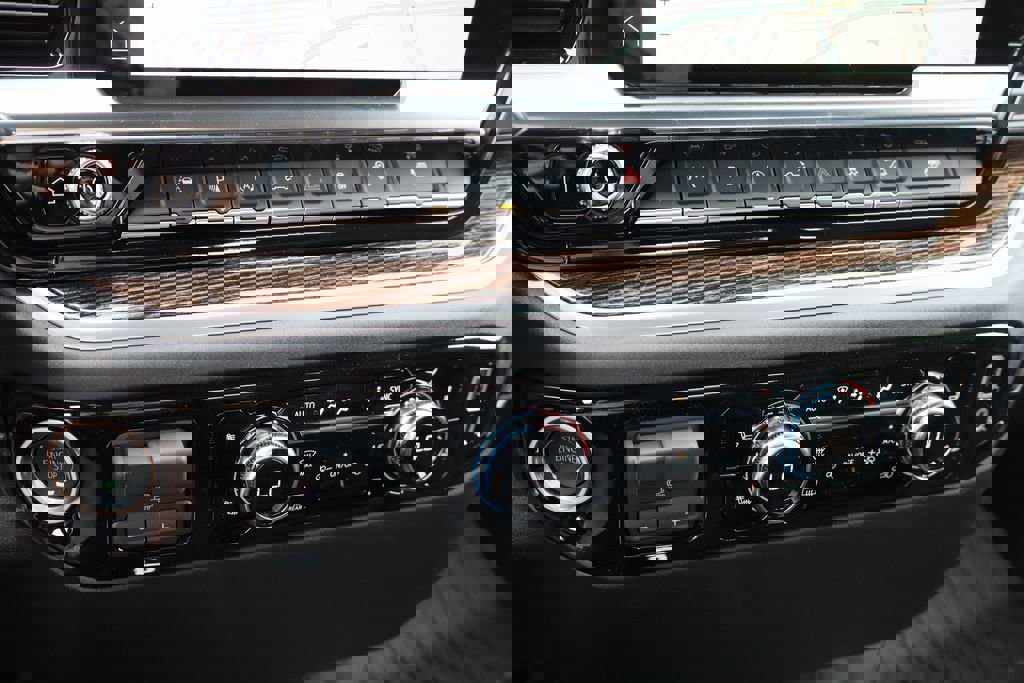 New 2026 GMC Sierra 1500 SLE image 11