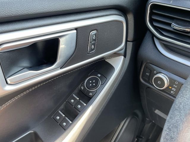 Used 2022 Ford Explorer XLT w/ Equipment Group 202A image 33