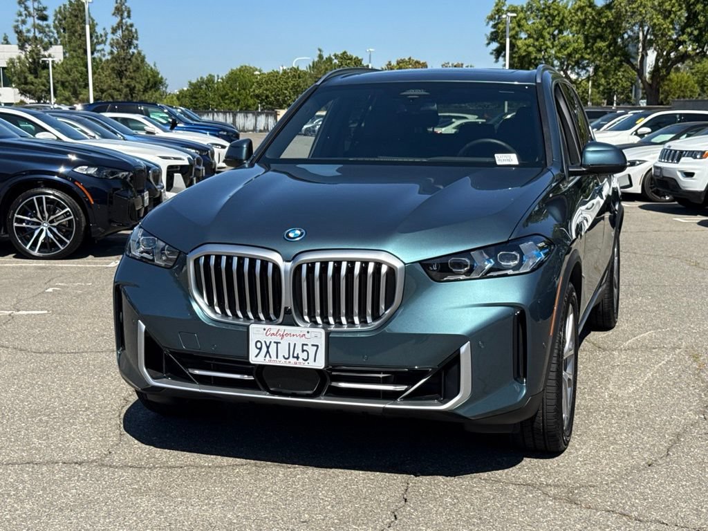 Used 2026 BMW X5 xDrive50e w/ Climate Comfort Package AWD/4WD image 3