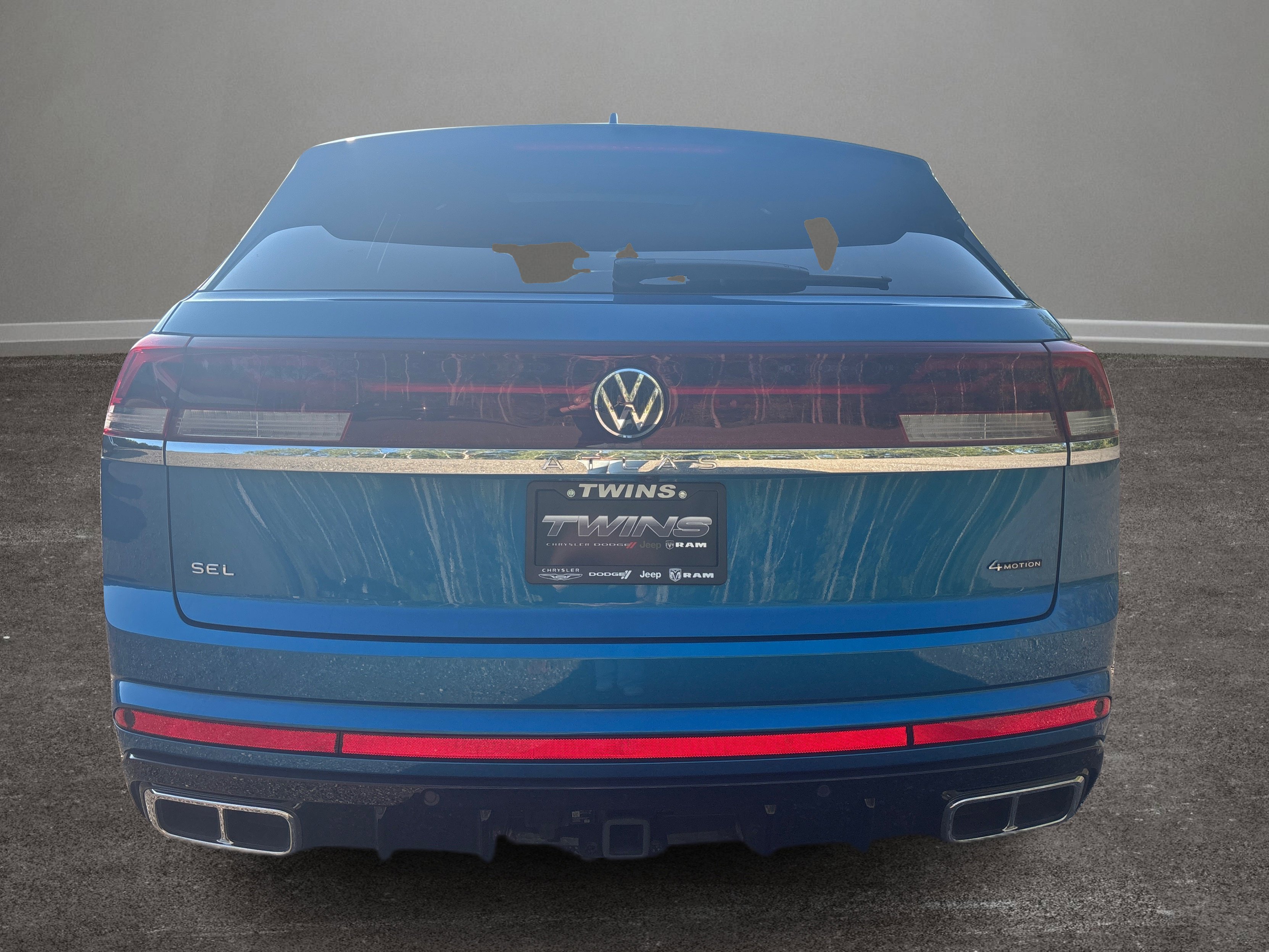 Used 2025 Volkswagen Atlas Cross Sport SEL Premium R-Line image 30