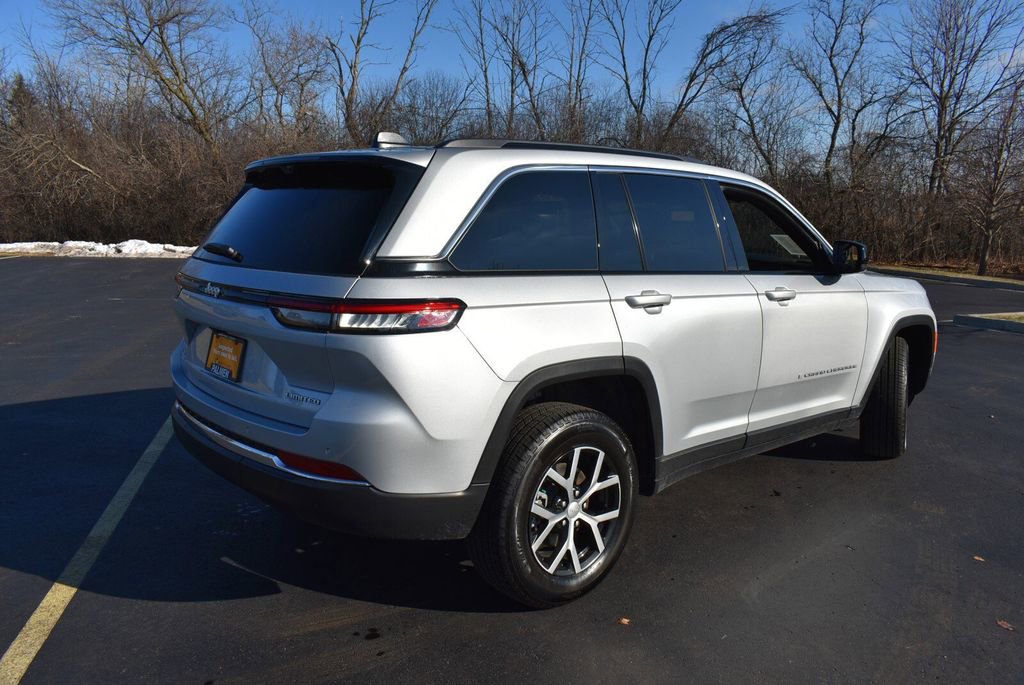 Certified 2025 Jeep Grand Cherokee Limited w/ Luxury Tech Group II image 6