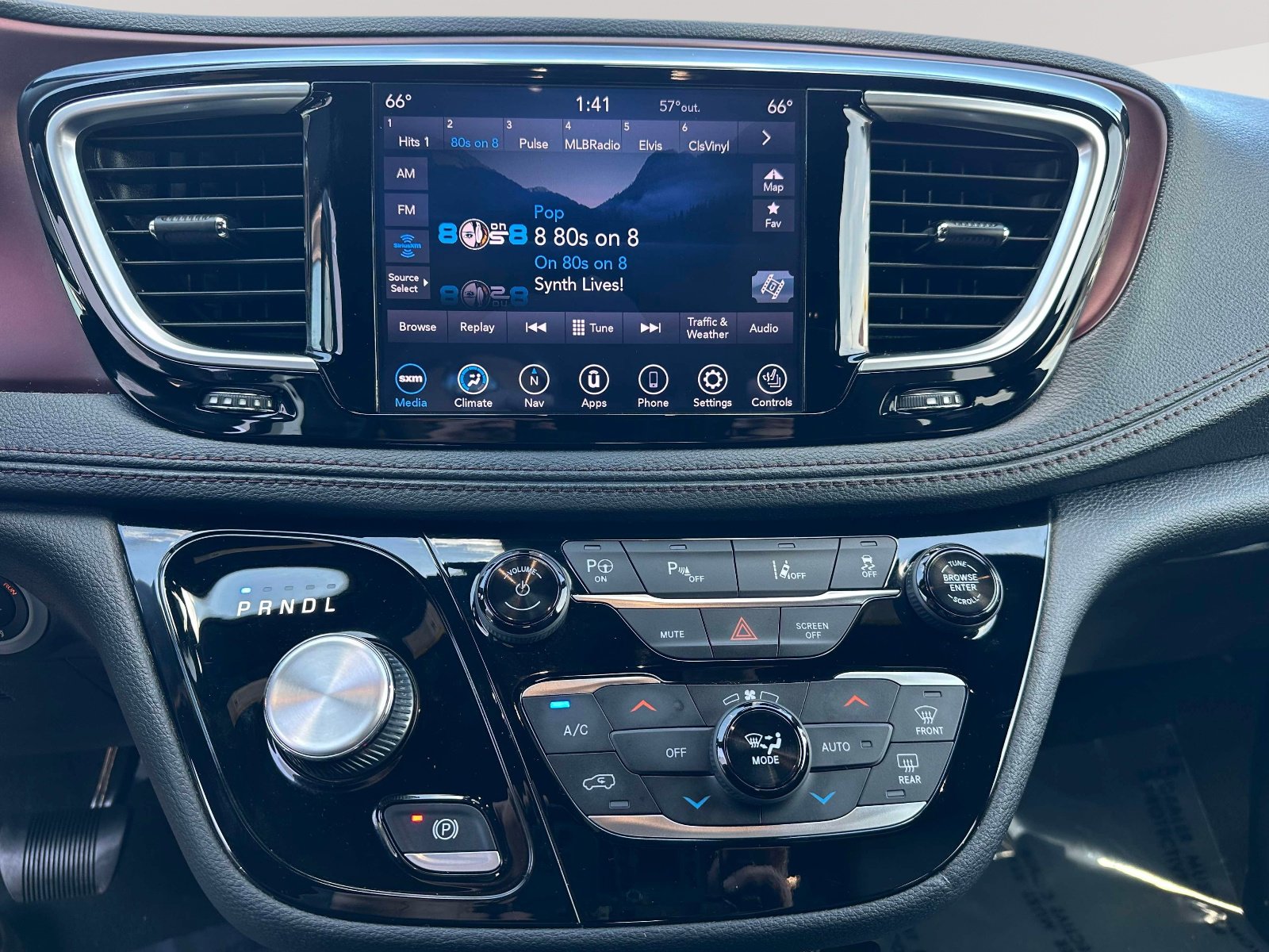 Used 2020 Chrysler Pacifica Limited FWD image 8