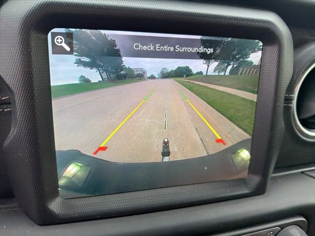 Used 2020 Jeep Gladiator Overland image 16