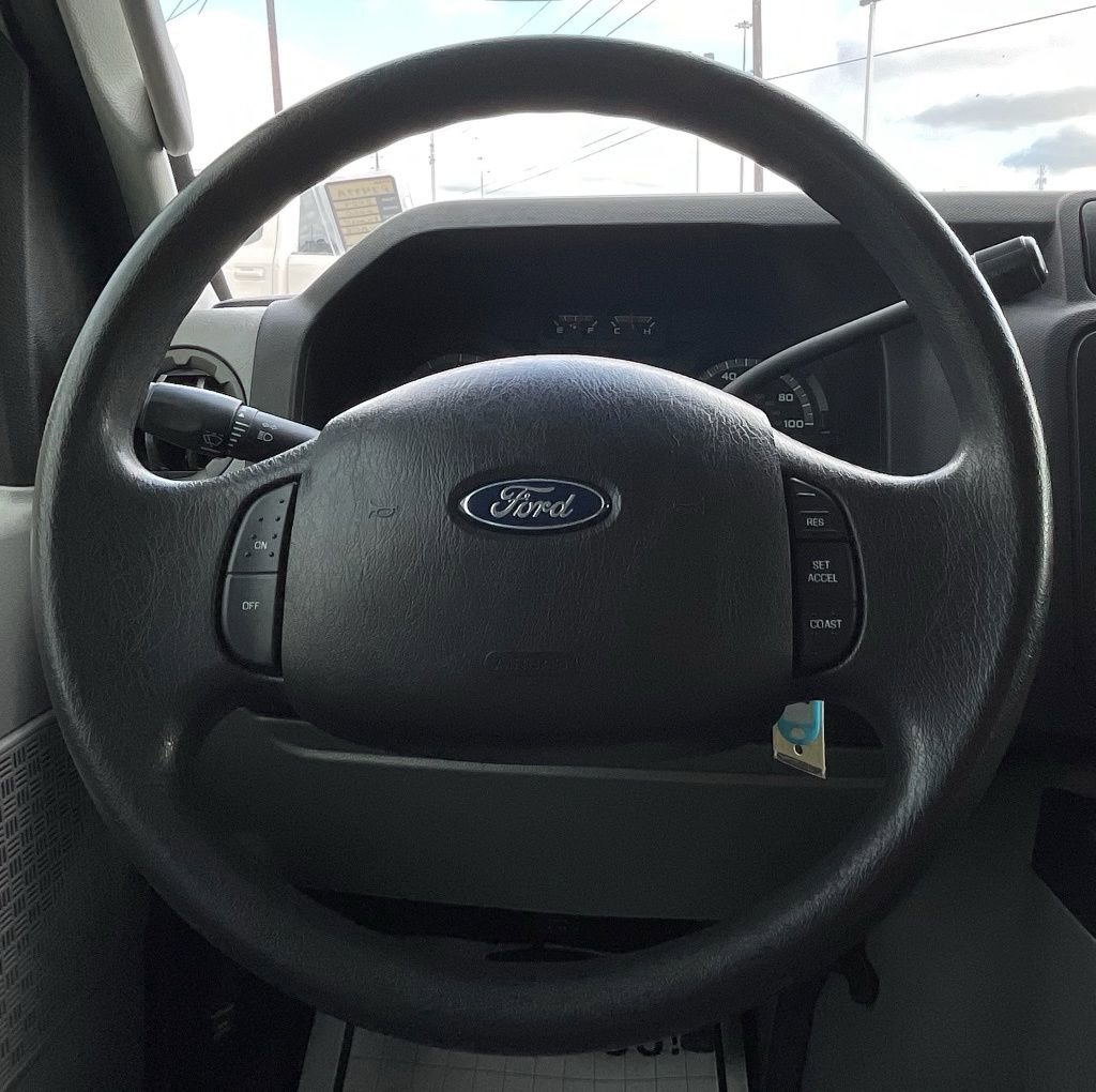 Used 2009 Ford E-350 and Econoline 350 XLT image 18