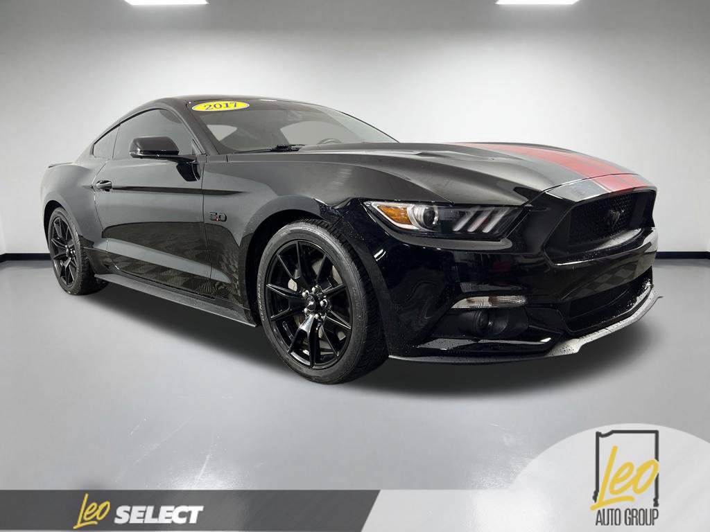 Used 2017 Ford Mustang GT Premium w/ Black Accent Package RWD image 4