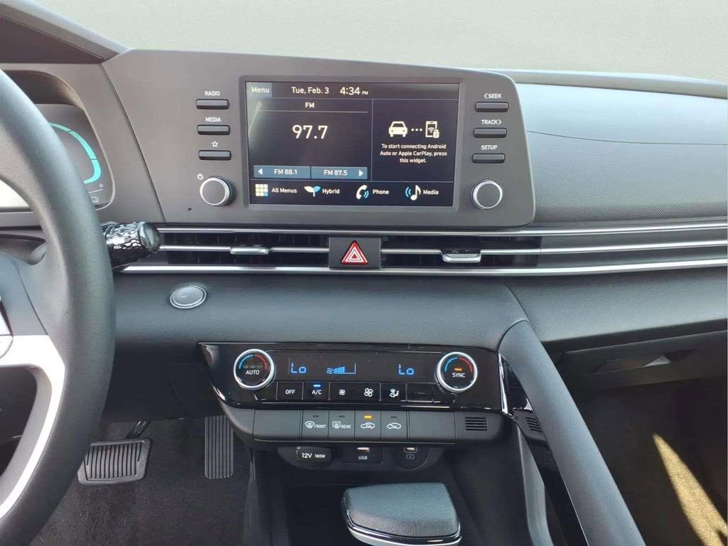 New 2026 Hyundai Elantra Blue image 13