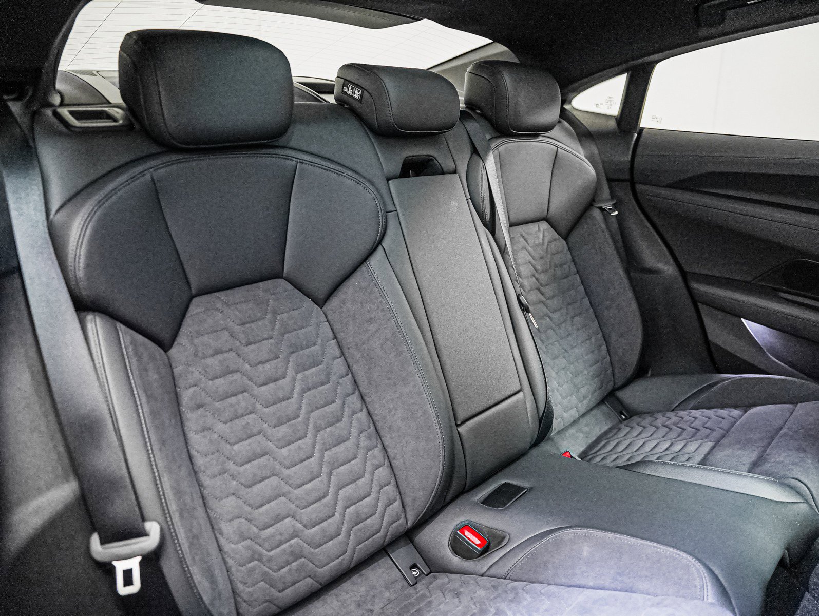 Used 2023 Audi e-tron GT Premium Plus w/ Executive Package image 12