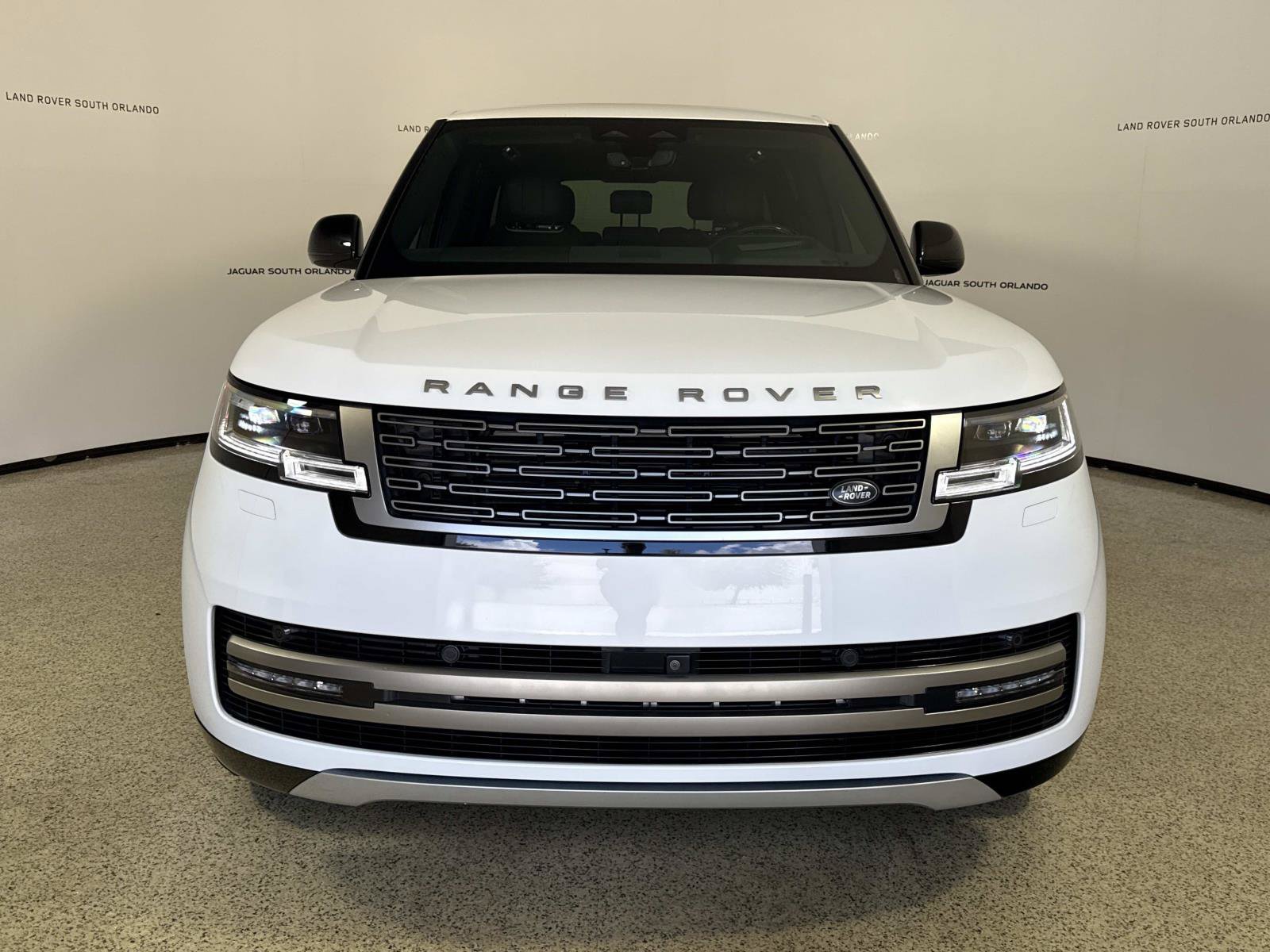 Used 2025 Land Rover Range Rover Long Wheelbase SE AWD/4WD image 8