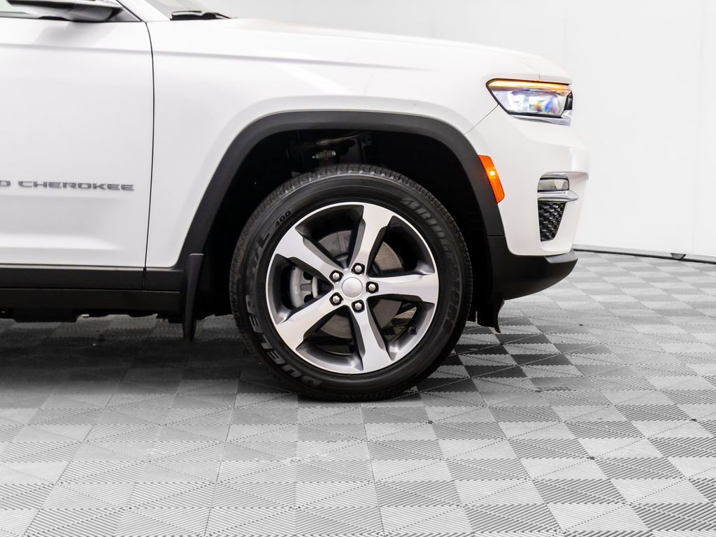 Used 2023 Jeep Grand Cherokee 4WD 4xe w/ MOPAR Finishing Package image 41