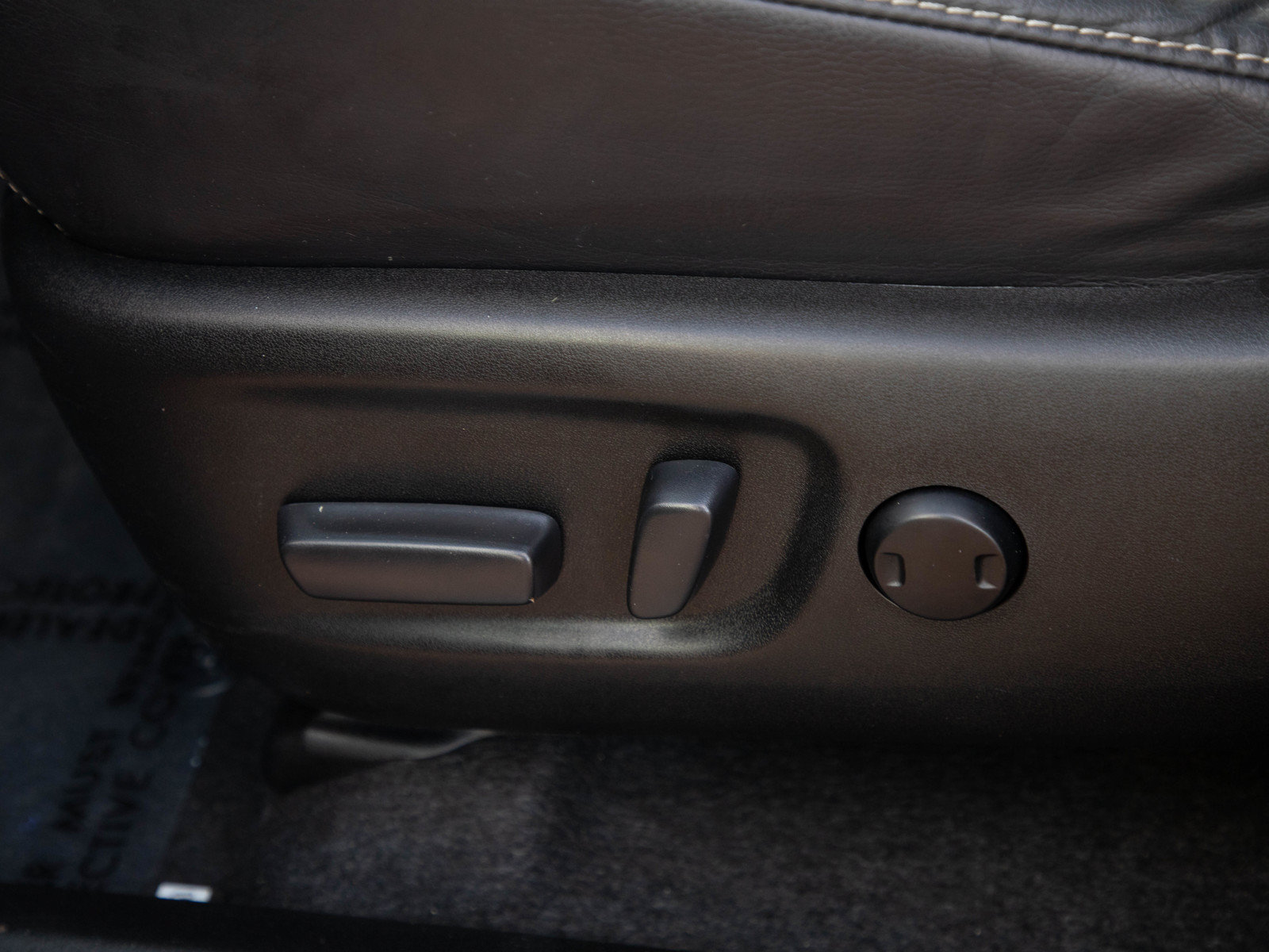 Used 2017 Toyota RAV4 Platinum FWD image 24