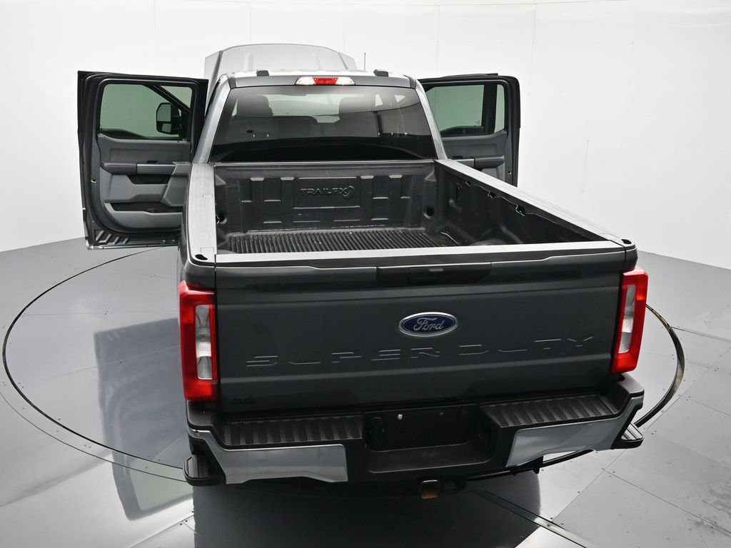 Used 2025 Ford F250 XLT image 46