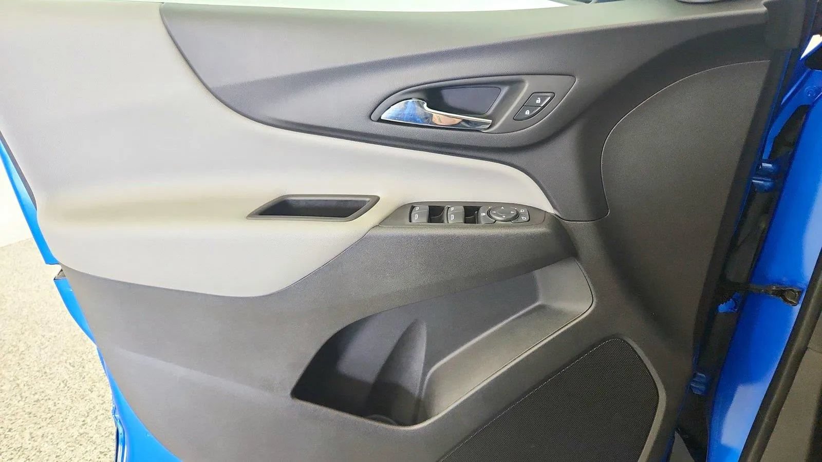 Used 2024 Chevrolet Equinox LS w/ LPO, Floor Liner Package FWD image 21