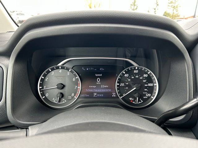 Used 2024 Nissan Titan SV w/ SV Convenience Package image 23